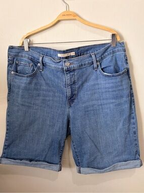 Levi’s Plus Size 20W Classic Bermuda Jean Shorts Medium Wash Casual Cuffed Denim